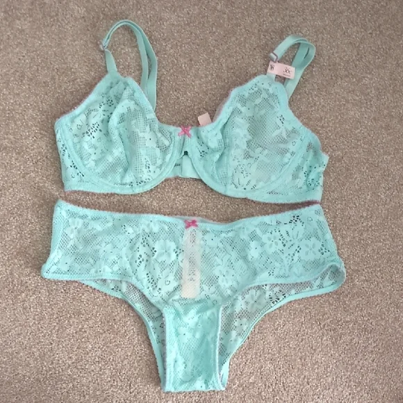 NWT Victoria's Secret Aqua Lace Bra and Panty Set - Picture 4 of 5